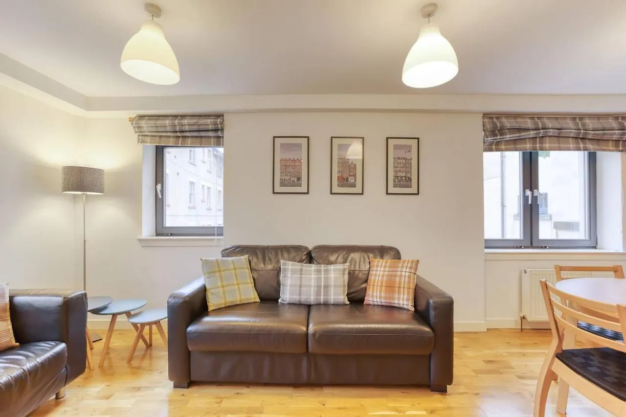 *Amazing Location!*In Heart Of The City. 2Br & Cot Edinburgh Velká Británie